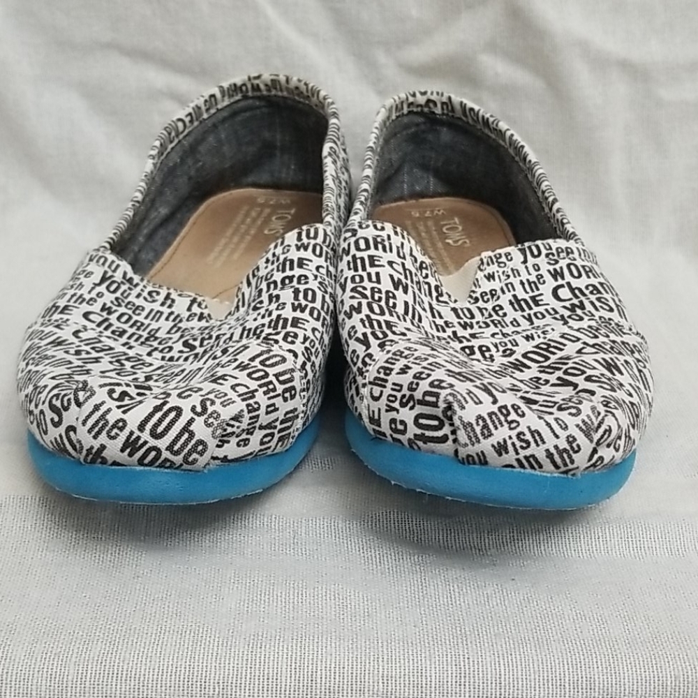 Toms "Be the Change You Wish to Be" Shoes - 7.5 - Picture 2 of 6